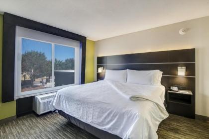 Holiday Inn Express & Suites Longview North an IHG Hotel - image 9