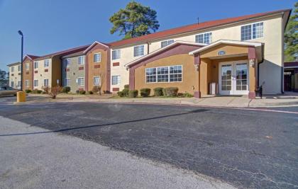 Hometown Inn & Suites