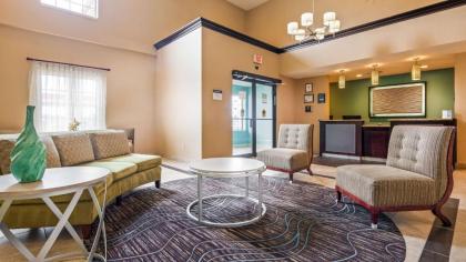 Best Western Plus Lonoke Hotel - image 10