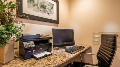 Best Western Plus Lonoke Hotel - image 11