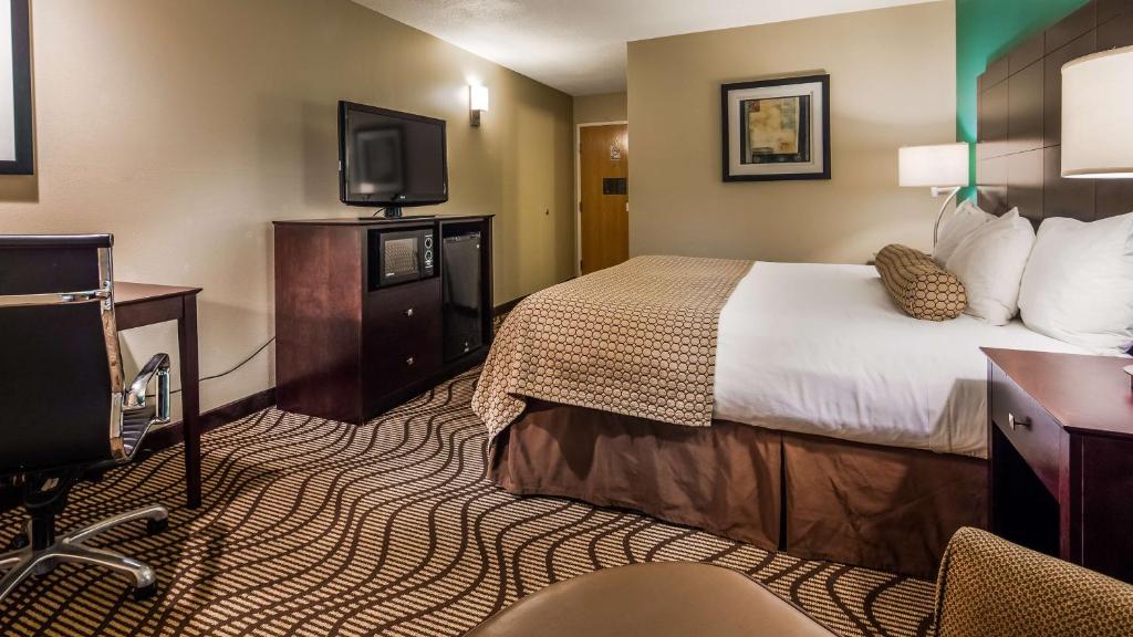 Best Western Plus Lonoke Hotel - image 2