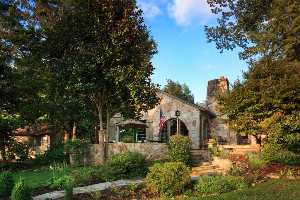 Chanticleer Inn Bed & Breakfast - main image