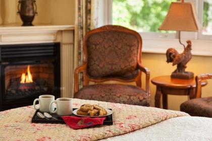 Chanticleer Inn Bed & Breakfast - image 13