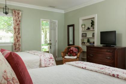 Chanticleer Inn Bed & Breakfast - image 14