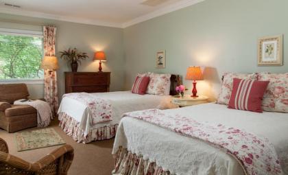 Chanticleer Inn Bed & Breakfast - image 15