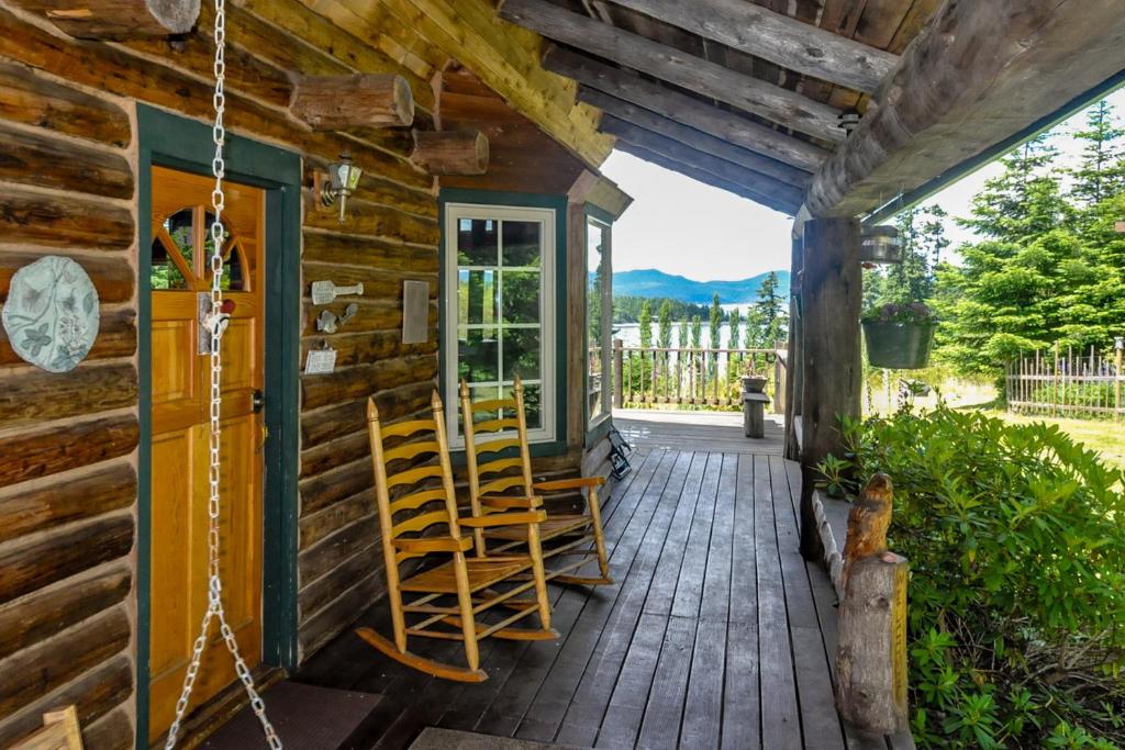Log Home on Lopez-Spencer Spit - image 3