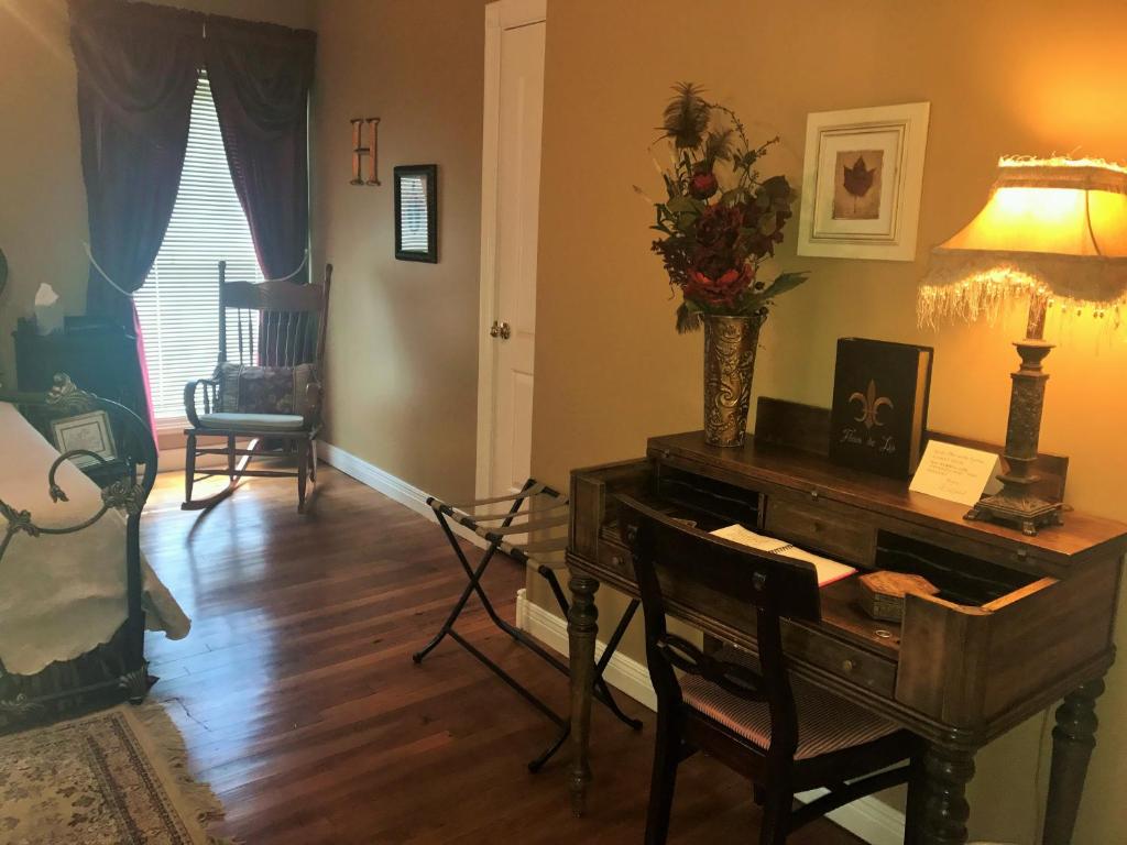 The Hill House Bed & Breakfast - image 6
