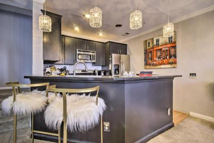 Stylish Suburban Condo Less Than 20 Mi from Dtwn DC! - image 10