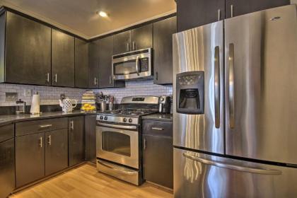Stylish Suburban Condo Less Than 20 Mi from Dtwn DC! - image 9