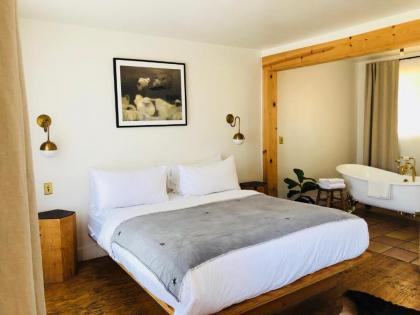 Motel in Los Alamos California