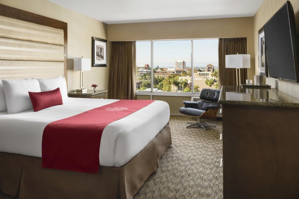 USC Hotel - main image