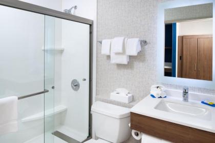Holiday Inn Express Los Angeles Downtown West an IHG Hotel - image 2