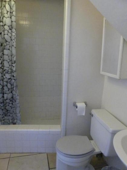 Wilshire Orange Hotel - image 2