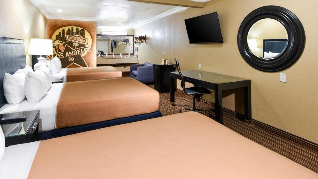 Hollywood Inn Express South - main image