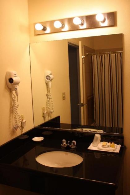 Garden Suite Hotel and Resort - image 5