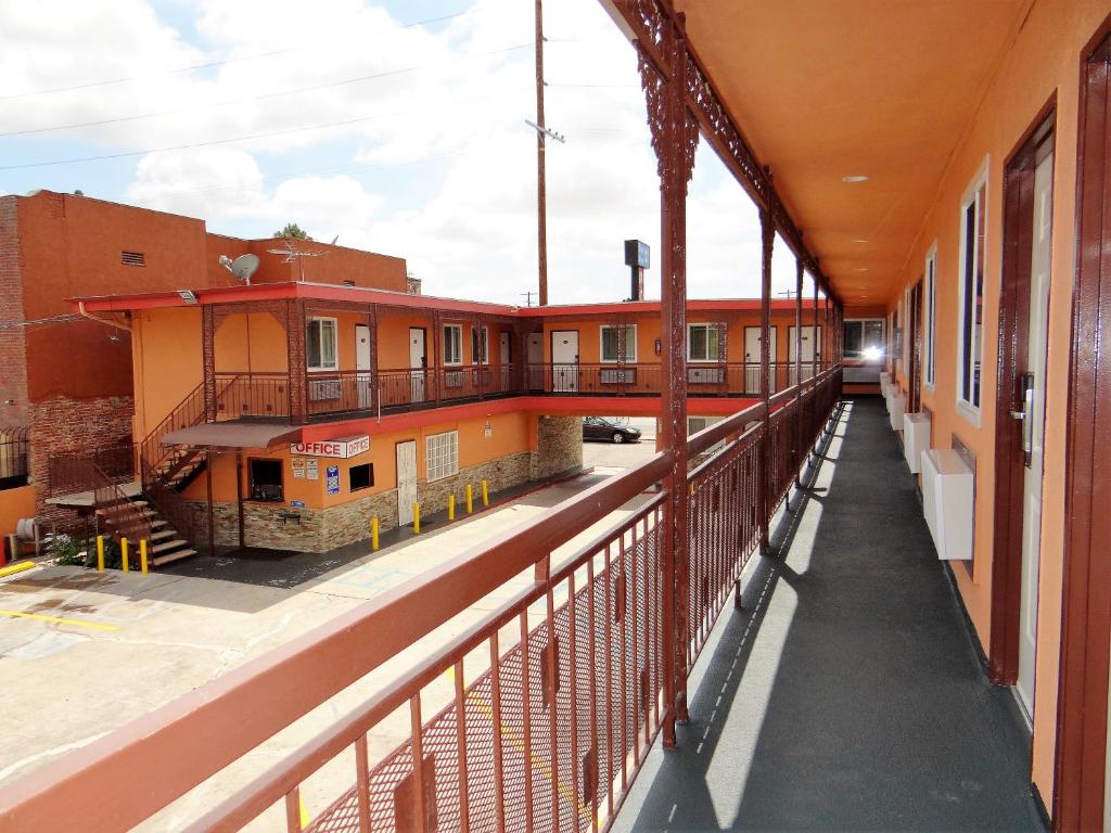Travel Inn - image 4