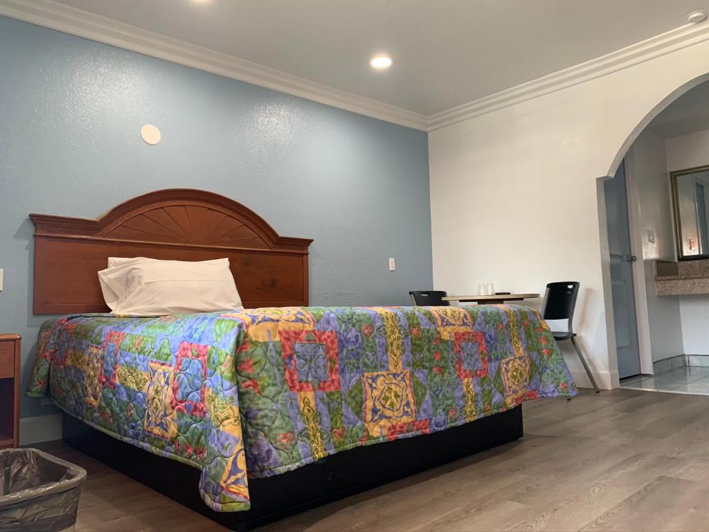 Budget Motel - image 2