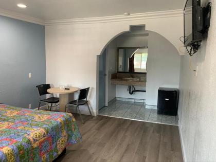 Budget Motel - image 3