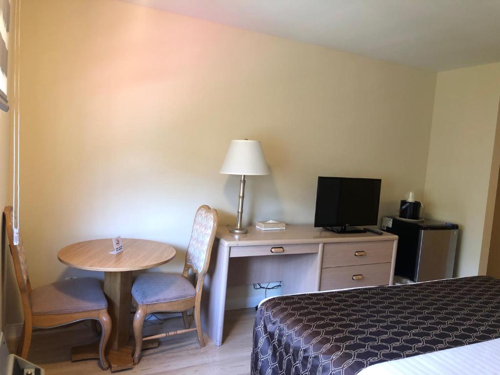 Rotex Western Inn - image 4