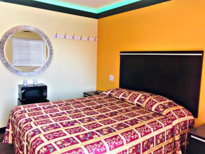 Central Inn Motel - image 3