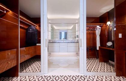Waldorf Astoria Beverly Hills - image 5