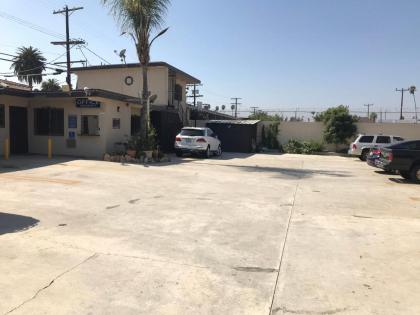 Stallion Motel - image 2