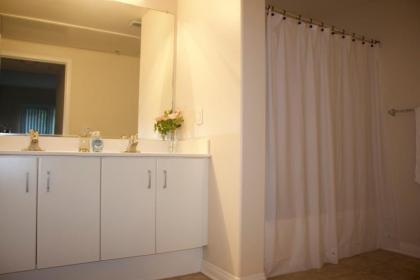 Amazing Apartments near the grove - image 3