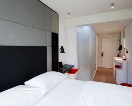 citizenM Los Angeles Downtown - image 2