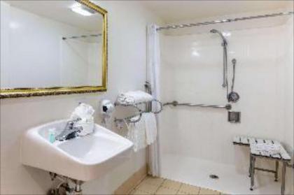 Buena Park Hotel & Suites