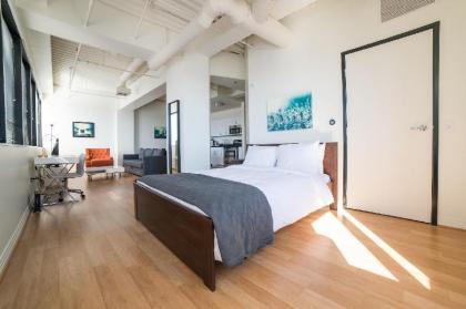 Hollywood Metropolitan Lofts - image 4