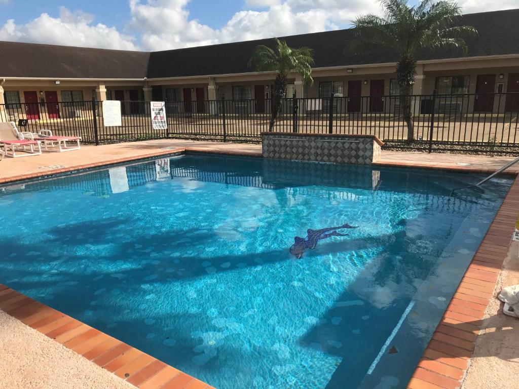 Los Fresnos Inn and Suites - main image