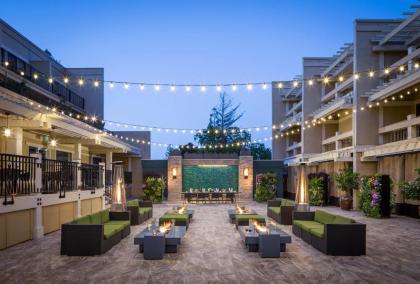 toll House Hotel
