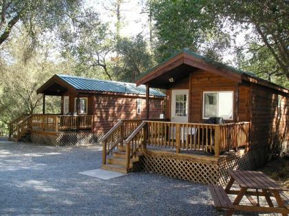 Ponderosa Camping Resort One-Bedroom Cabin 2