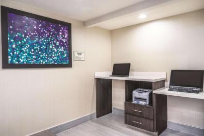 La Quinta by Wyndham Loudon - image 10