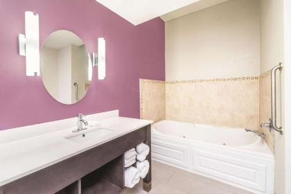 La Quinta by Wyndham Loudon - image 15