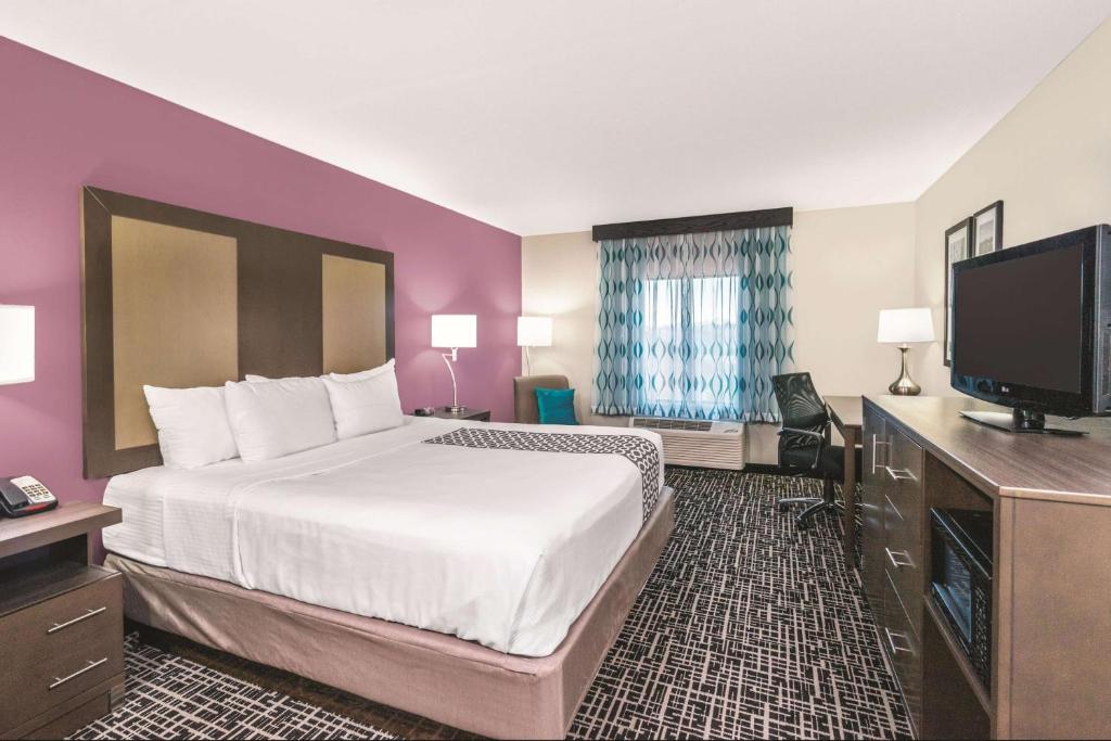 La Quinta by Wyndham Loudon - image 2