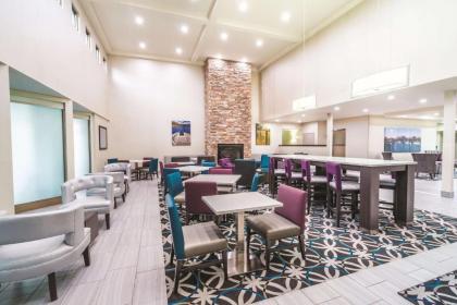 La Quinta by Wyndham Loudon - image 4