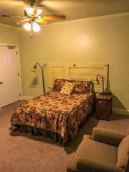 The Eagle's Nest Inn - image 10