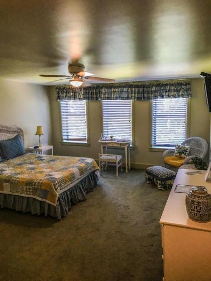 The Eagle's Nest Inn - image 15
