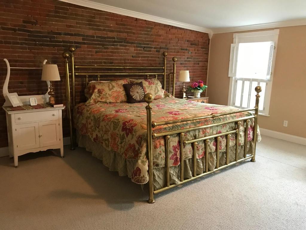The Eagle's Nest Inn - image 2