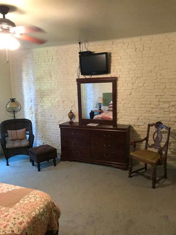 The Eagle's Nest Inn - image 7