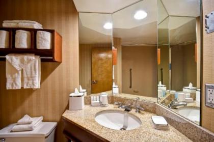 Hampton Inn Louisville Airport Fair/Expo Center - image 2