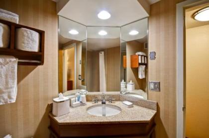 Hampton Inn Louisville Airport Fair/Expo Center - image 3