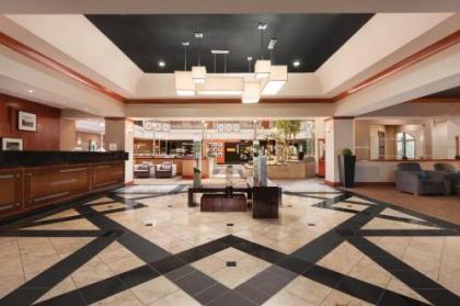 Embassy Suites by Hilton Louisville East - image 3