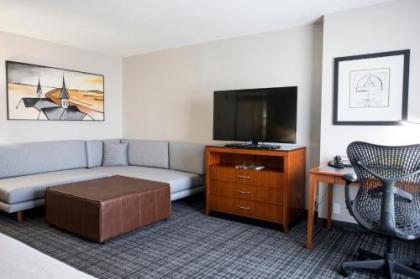 Hilton Garden Inn Louisville Airport - image 5