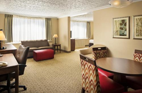 Crowne Plaza Louisville Airport Expo Center an IHG Hotel - image 3