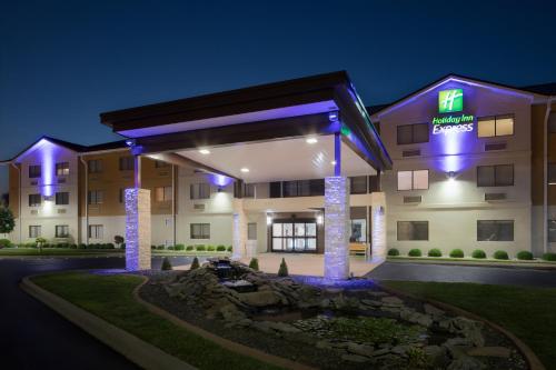 Holiday Inn Express Louisville Northeast an IHG Hotel - main image