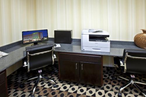 Holiday Inn Louisville Airport South an IHG Hotel - image 2