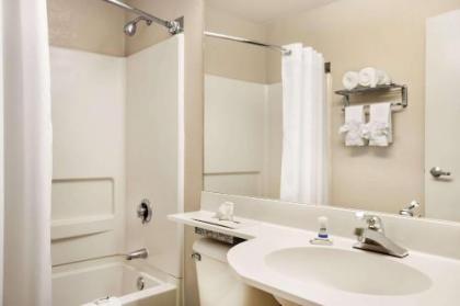 Microtel Inn By Wyndham Louisville East - image 3