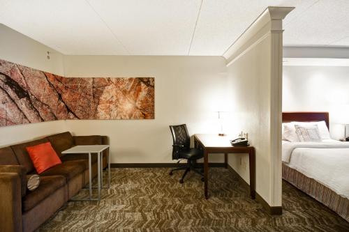 SpringHill Suites Louisville Airport - image 3